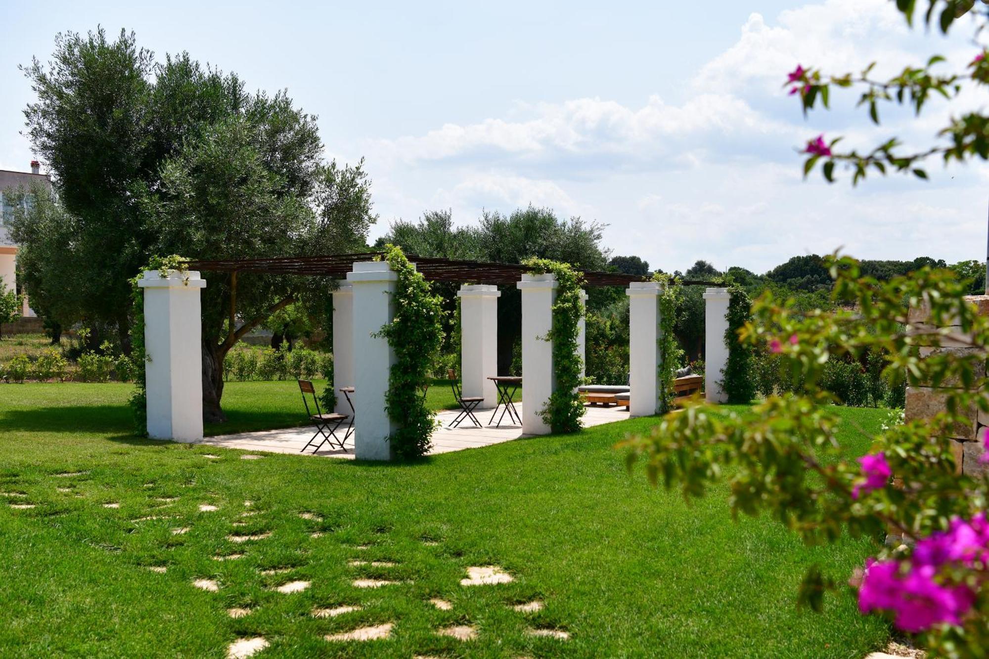 Il Trullo Bianco - Country House & Spa Кастеллана-Гротте Экстерьер фото